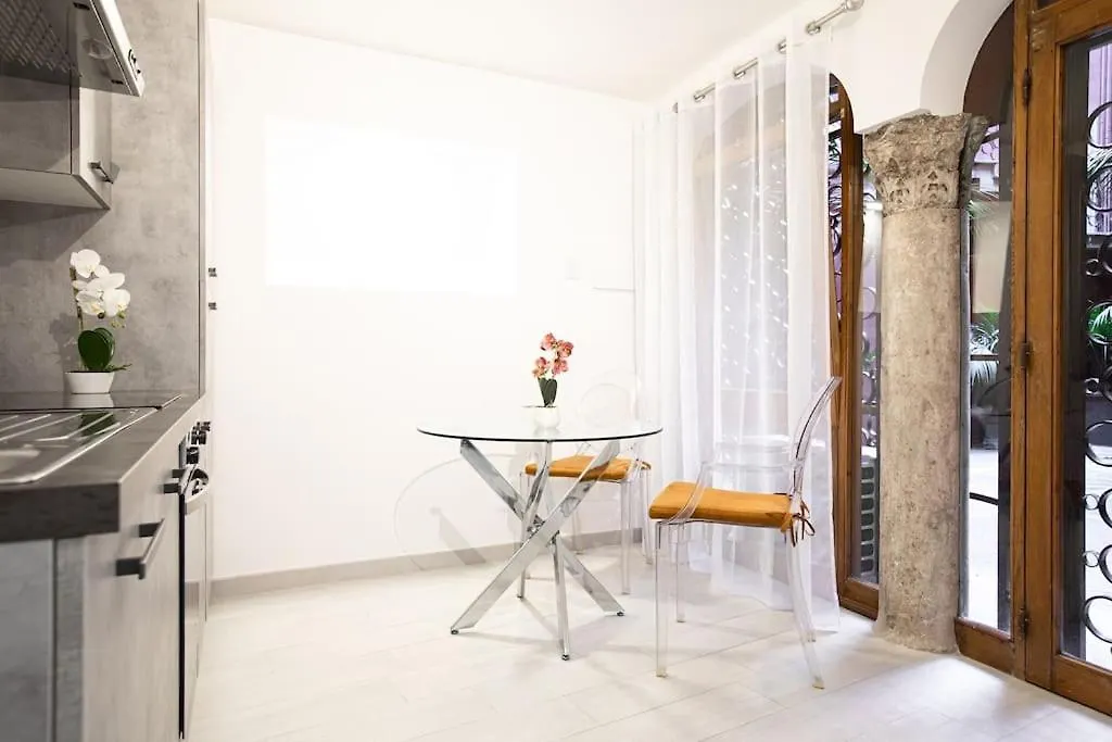 Memorable Jacuzzi Suite Navona - Top Collection Rome 0*,  Italy